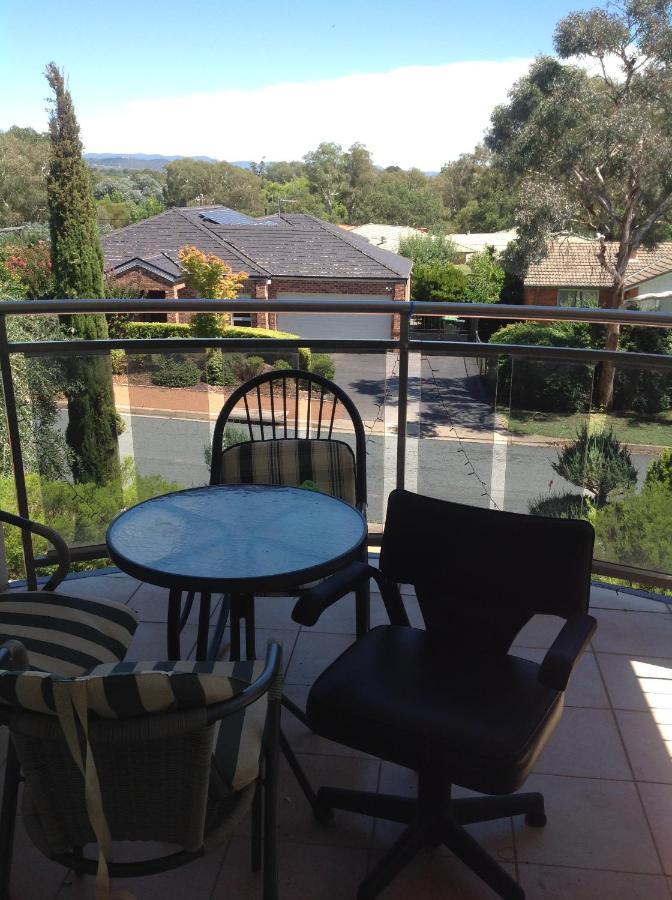A Home Away From Home Canberra Exterior photo